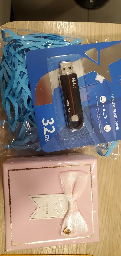 DBD USB-C Gift Box